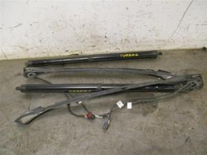Used Set of tailgate gas struts Volkswagen Touareg (7PA/PH) 3.0 TDI V6 24V BlueMotion Technology DPF Price on request offered by Autohandel-Smet Gebroeders NV