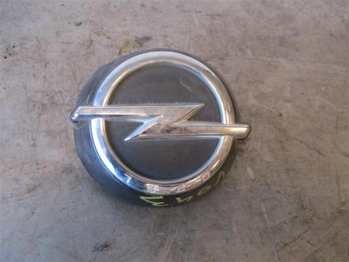 Używane Emblemat Opel Karl Cena na żądanie oferowane przez Autohandel-Smet Gebroeders NV