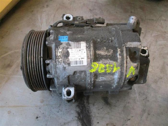 Air conditioning pump from a Renault Trafic Passenger (1JL/2JL/3JL/4JL) 1.6 dCi 125 Twin Turbo 2018