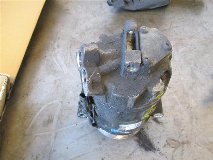 Air conditioning pump from a Renault Trafic Passenger (1JL/2JL/3JL/4JL) 1.6 dCi 125 Twin Turbo 2018