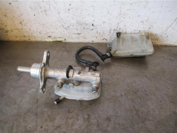 Master cylinder Renault Trafic Passenger 1.6 dCi 125 Twin Turbo