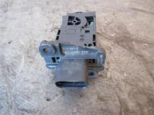 Used Airflow meter Ford Transit 2.0 TDCi 16V Eco Blue 130 Price on request offered by Autohandel-Smet Gebroeders NV