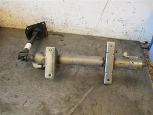 Used Steering column housing complete Volkswagen Crafter 2.5 TDI 30/32/35/46/50 Price on request offered by Autohandel-Smet Gebroeders NV