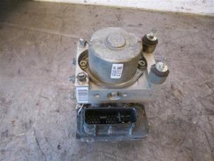 Used ABS pump Isuzu D-Max 3.0 D 4x4 Price on request offered by Autohandel-Smet Gebroeders NV