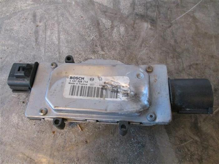 Usagé Ordinateur refroidisseur Volvo V40 Cross Country (MZ) 2.0 D3 20V Prix sur demande proposé par Autohandel-Smet Gebroeders NV