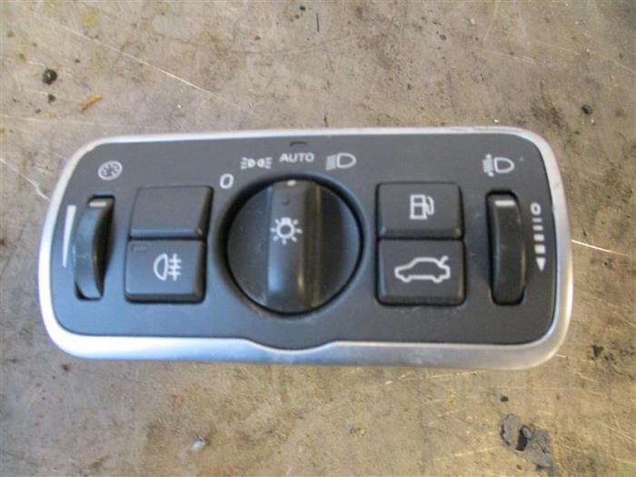 Light switch Volvo XC60 I 2.4 D3/D4 20V AWD 31443841