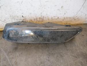 Used Fog light, front right Volkswagen Golf VII Variant (AUVV) Price on request offered by Autohandel-Smet Gebroeders NV