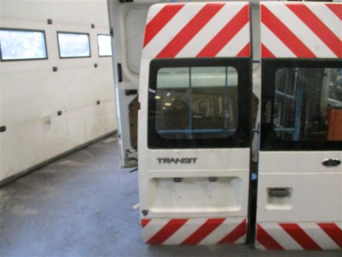 Minibus/van rear door from a Ford Transit 2.4 TDdi 16V 330L 2002