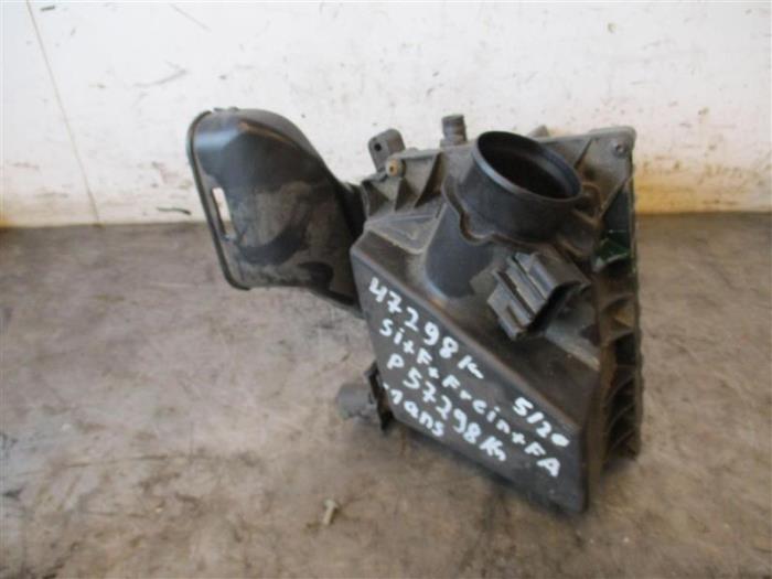 Gebrauchte Luftfiltergehäuse Ford EcoSport (JK8) 1.0 EcoBoost 12V 125 Preis auf Anfrage angeboten von Autohandel-Smet Gebroeders NV