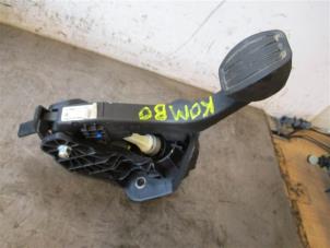 Used Clutch pedal Opel Combo Cargo 1.5 CDTI 100 Price on request offered by Autohandel-Smet Gebroeders NV