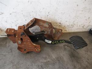 Used Brake pedal Renault Koleos II (RZGH) 1.7 Blue dCi 150 Price on request offered by Autohandel-Smet Gebroeders NV