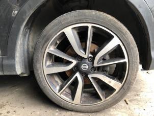 Used Wheel + winter tyre Nissan Qashqai (J11) 1.6 dCi Price on request offered by Autohandel-Smet Gebroeders NV