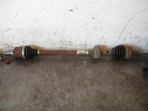 Used Front drive shaft, right Dacia Lodgy (JS) 1.2 TCE 16V Price on request offered by Autohandel-Smet Gebroeders NV