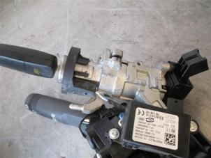 Used Ignition lock + key Chevrolet Cruze SW 1.7 D 110 Price on request offered by Autohandel-Smet Gebroeders NV