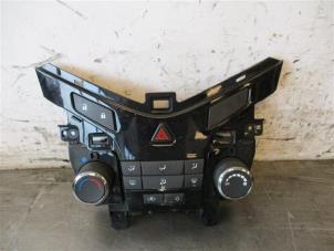 Used Air conditioning control panel Chevrolet Cruze SW 1.7 D 110 Price on request offered by Autohandel-Smet Gebroeders NV