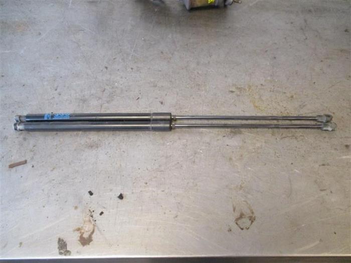 Set of tailgate gas struts from a Daewoo Cruze SW 1.7 D 110 2014