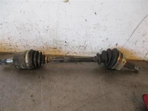 Used Front drive shaft, left Kia Sportage Price on request offered by Autohandel-Smet Gebroeders NV