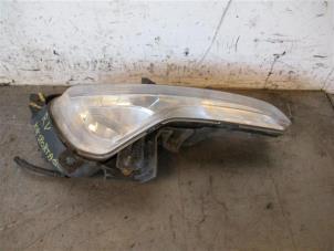 Used Fog light, front right Kia Sportage Price on request offered by Autohandel-Smet Gebroeders NV