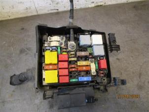 Used Fuse box Peugeot 5008 II (M4/MC/MJ/MR) 1.5 BlueHDi 130 Price on request offered by Autohandel-Smet Gebroeders NV