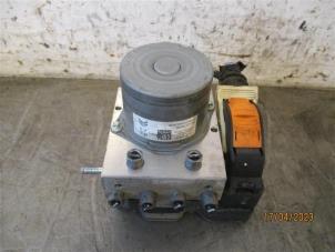 Used ABS pump Peugeot 5008 II (M4/MC/MJ/MR) 1.5 BlueHDi 130 Price on request offered by Autohandel-Smet Gebroeders NV