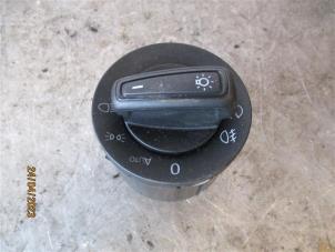 Usados Interruptor de luz Volkswagen Crafter (SY) 2.0 TDI Precio de solicitud ofrecido por Autohandel-Smet Gebroeders NV