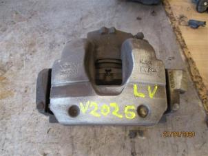 Used Front brake calliper, left Volvo XC60 I (DZ) 2.0 D3 16V Price on request offered by Autohandel-Smet Gebroeders NV