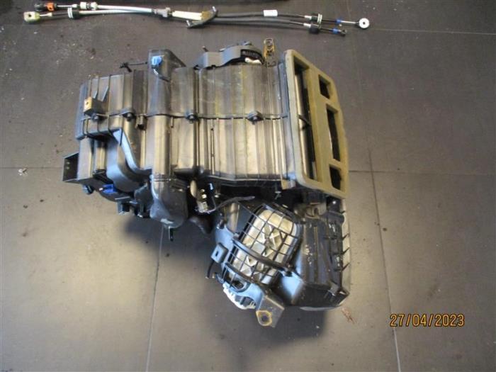 Cuerpo de calefactor de un Ford Fiesta 7 1.0 EcoBoost 12V 2020