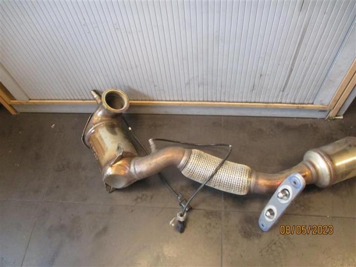 Catalytic converter from a Audi A3 Limousine (8YS) 1.5 35 TFSI 16V Mild Hybrid 2022