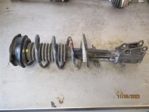 Used Front shock absorber, right Renault Kangoo Express (FW) Price on request offered by Autohandel-Smet Gebroeders NV