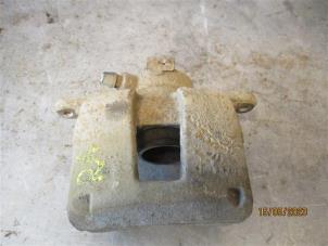 Used Rear brake calliper, right Peugeot Boxer (U9) 2.2 Blue HDi 165 Price on request offered by Autohandel-Smet Gebroeders NV