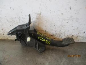 Used Clutch pedal Dacia Duster (HS) 1.2 TCE 16V Price on request offered by Autohandel-Smet Gebroeders NV