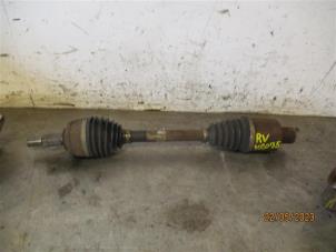 Used Front drive shaft, right Dacia Duster (HS) 1.2 TCE 16V Price on request offered by Autohandel-Smet Gebroeders NV
