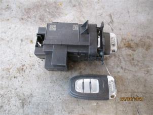 Used Ignition lock + key Audi Q5 (8RB) Price on request offered by Autohandel-Smet Gebroeders NV