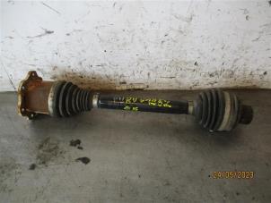 Used Front drive shaft, right Audi Q5 (8RB) Price on request offered by Autohandel-Smet Gebroeders NV