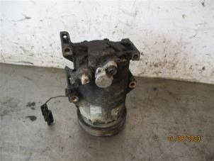 Used Air conditioning pump Hyundai iX20 (JC) 1.6 CRDi 16V VGT Price on request offered by Autohandel-Smet Gebroeders NV