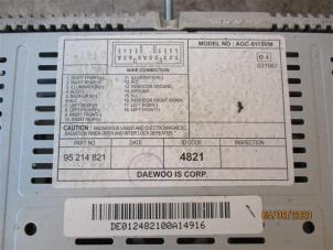 Używane Radioodtwarzacz CD Chevrolet Spark 1.2 16V Cena na żądanie oferowane przez Autohandel-Smet Gebroeders NV