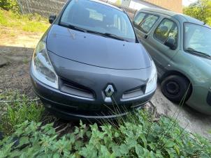 Used Front end, complete Renault Clio III Estate/Grandtour (KR) 1.2 16V 75 Price on request offered by Autohandel-Smet Gebroeders NV