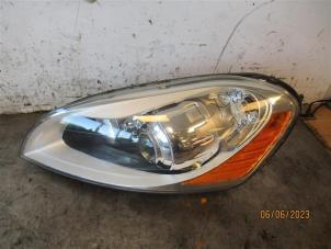 Used Headlight, left Volvo XC60 I (DZ) 2.0 D3 20V Price on request offered by Autohandel-Smet Gebroeders NV