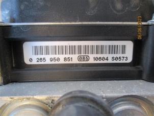Usados Bomba ABS Opel Movano 2.3 CDTi 16V RWD Precio de solicitud ofrecido por Autohandel-Smet Gebroeders NV