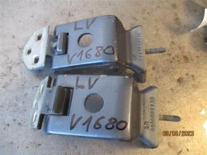 Used Front door hinge, left Fiat Ducato (250) Price on request offered by Autohandel-Smet Gebroeders NV