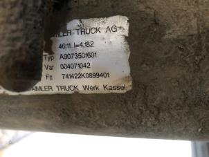 Used Drive shaft, rear left Mercedes Sprinter Price on request offered by Autohandel-Smet Gebroeders NV