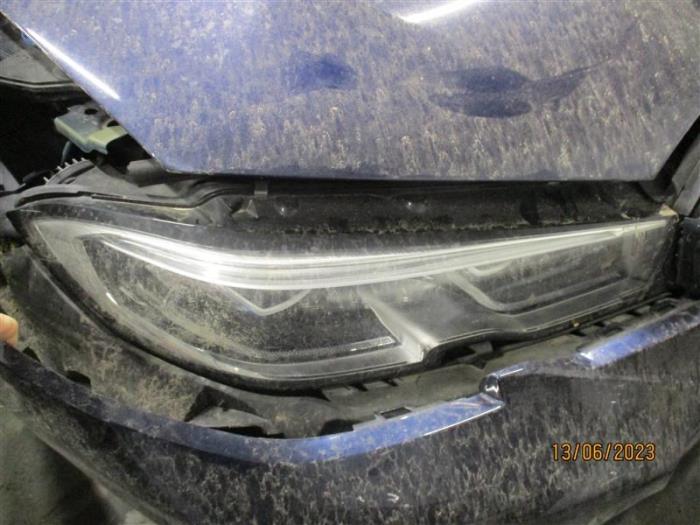 Używane Reflektor prawy BMW 3 serie (G20) Cena na żądanie oferowane przez Autohandel-Smet Gebroeders NV