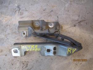 Used Front door hinge, right Opel Astra J Sports Tourer (PD8/PE8/PF8) 1.4 16V ecoFLEX Price on request offered by Autohandel-Smet Gebroeders NV