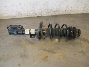 Used Fronts shock absorber, left Kia Stonic (YB) 1.0i T-GDi 12V Price on request offered by Autohandel-Smet Gebroeders NV