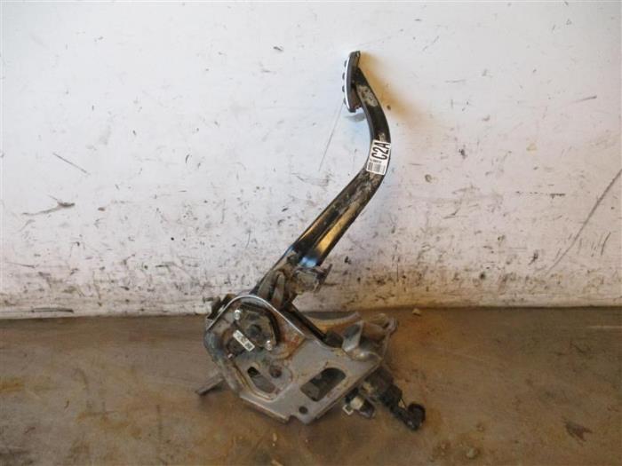 Używane Pedal sprzegla Kia Stonic (YB) 1.0i T-GDi 12V Cena na żądanie oferowane przez Autohandel-Smet Gebroeders NV