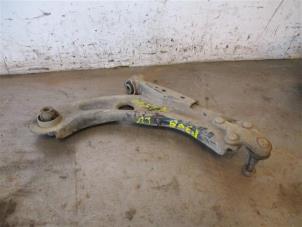 Used Rear wishbone, left Peugeot 308 (L3/L8/LB/LH/LP) 1.6 BlueHDi 115 Price on request offered by Autohandel-Smet Gebroeders NV