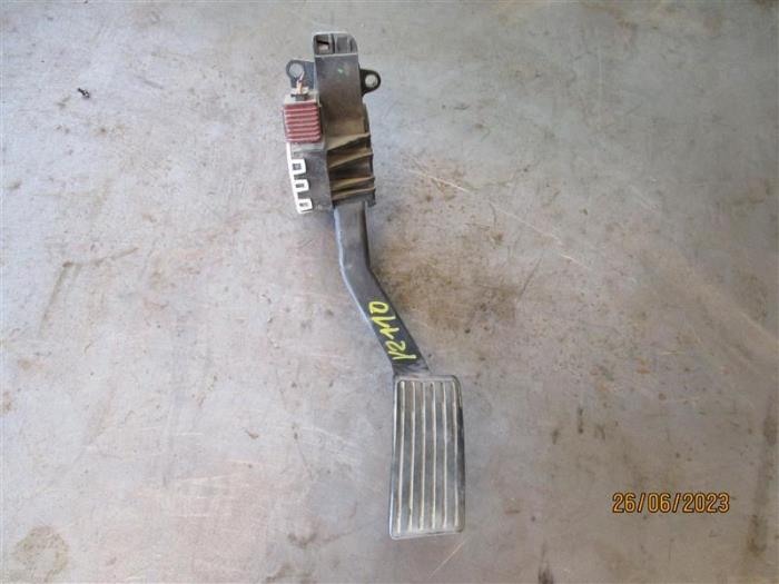Begagnade Gaspedalsensor Fiat Ducato (250) 2.0 D 115 Multijet Pris på förfrågan erbjuds av Autohandel-Smet Gebroeders NV