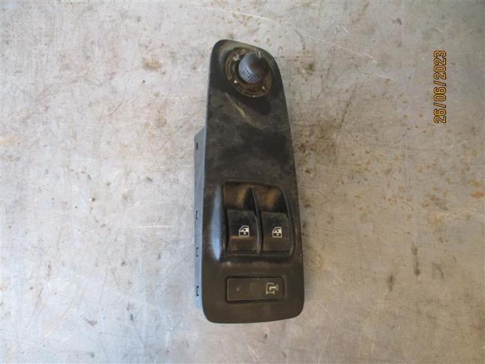 Usados Interruptor de ventanilla eléctrica Fiat Ducato (250) 2.0 D 115 Multijet Precio de solicitud ofrecido por Autohandel-Smet Gebroeders NV