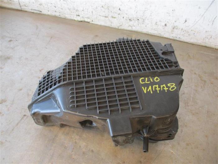 Air box from a Renault Clio IV (5R) 0.9 Energy TCE 75 12V 2020