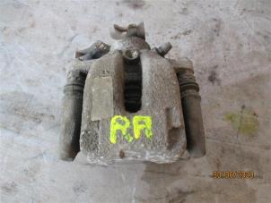 Used Rear brake calliper, right Peugeot 2008 (CU) 1.6 BlueHDi 120 Price on request offered by Autohandel-Smet Gebroeders NV